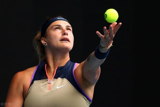 彰显出截然 彰显出截然